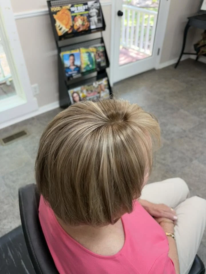 Short highlighted hairstyle result